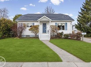 22915 E Thirteen Mile Rd, Saint Clair Shores, MI 48082