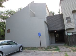 38330 N Lane Rd #J106, Willoughby, OH 44094