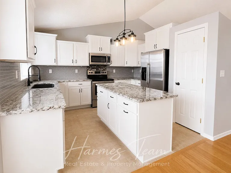5960 Grapevine Dr — Photo 11