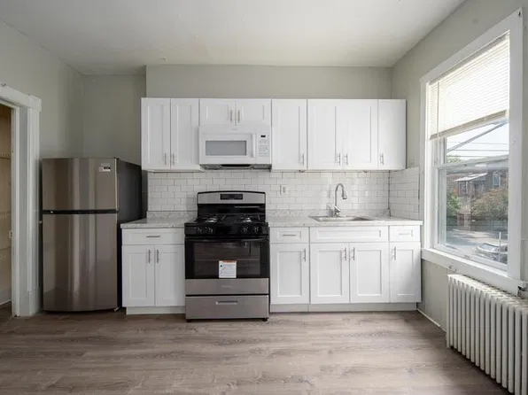 13 112th St #2R, Troy, NY 12182