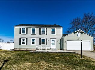 8290 Swallow Path, Liverpool, NY 13090