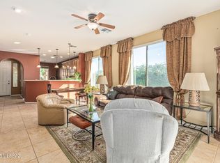 423 W Chardin Dr, Green Valley, AZ 85614