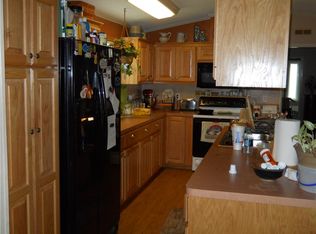 100 Springwood Cir, Chandler, TX 75758