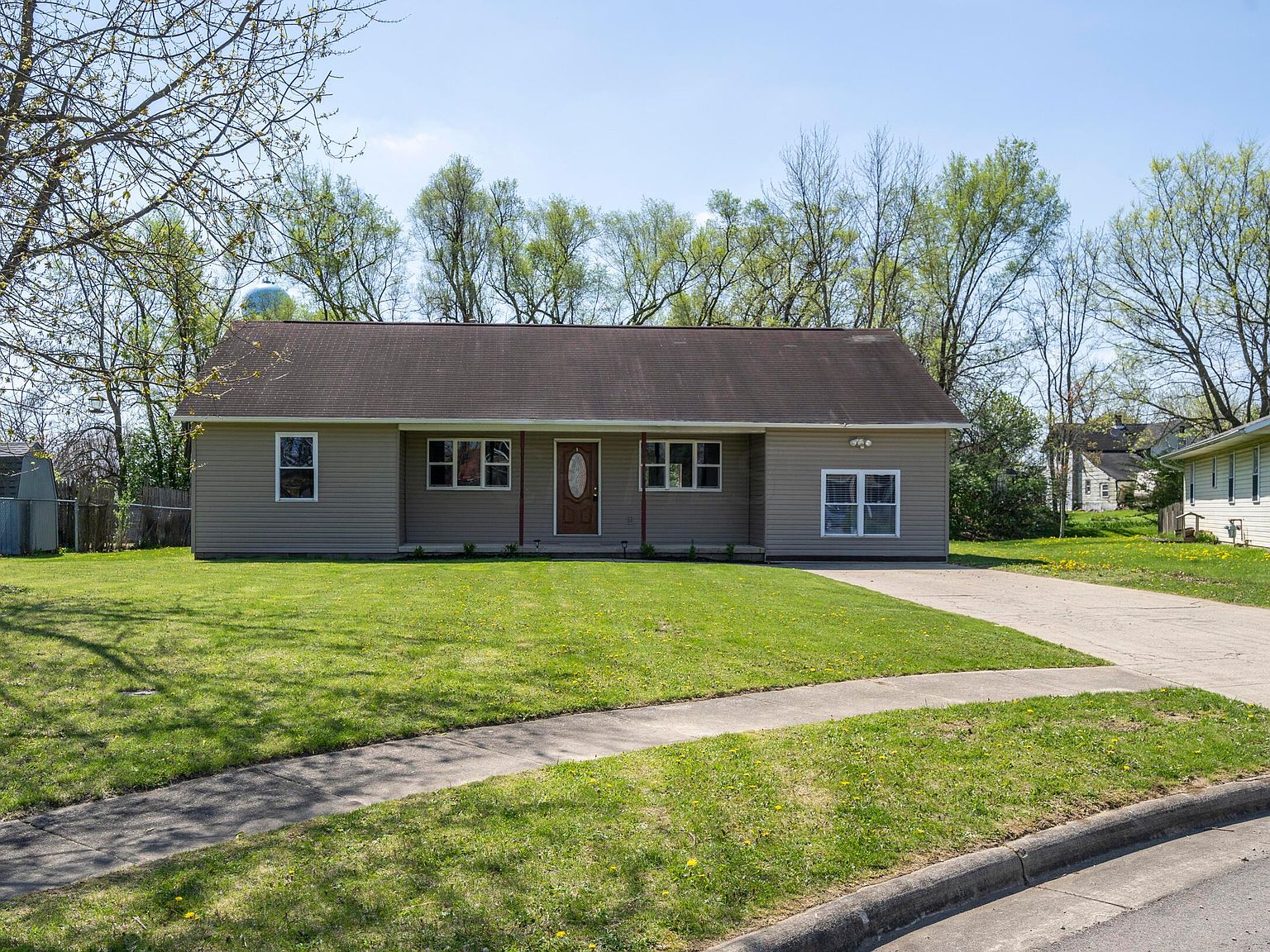 102 Liberty Pl, Bloomingburg, OH 43106 Zillow