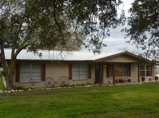 551 Koebig Rd, Seguin, TX 78155