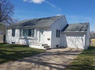 1838 Bateman St, Hastings, NE 68901