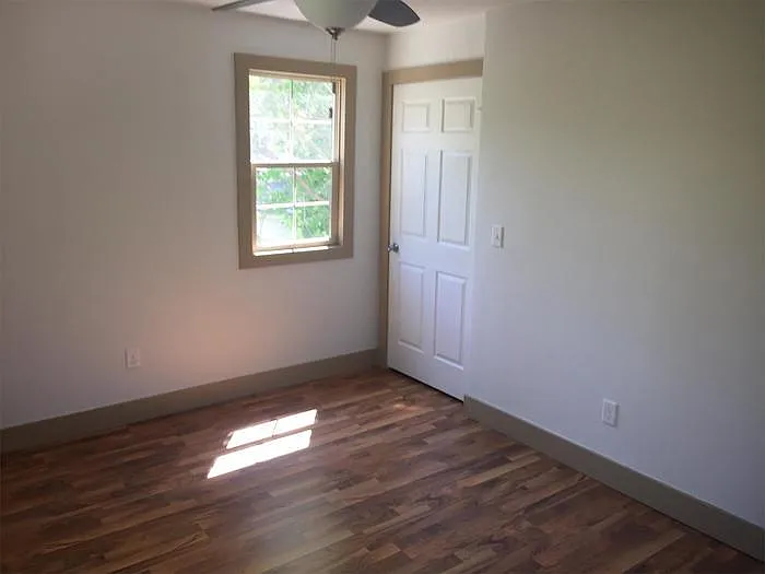409 Waugoo Ave #A — Photo 10