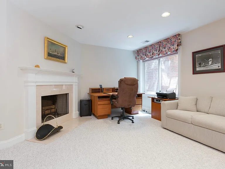 4062 Mansion Dr NW — Photo 9