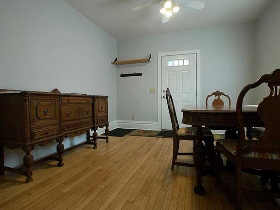 Entry/Dining room