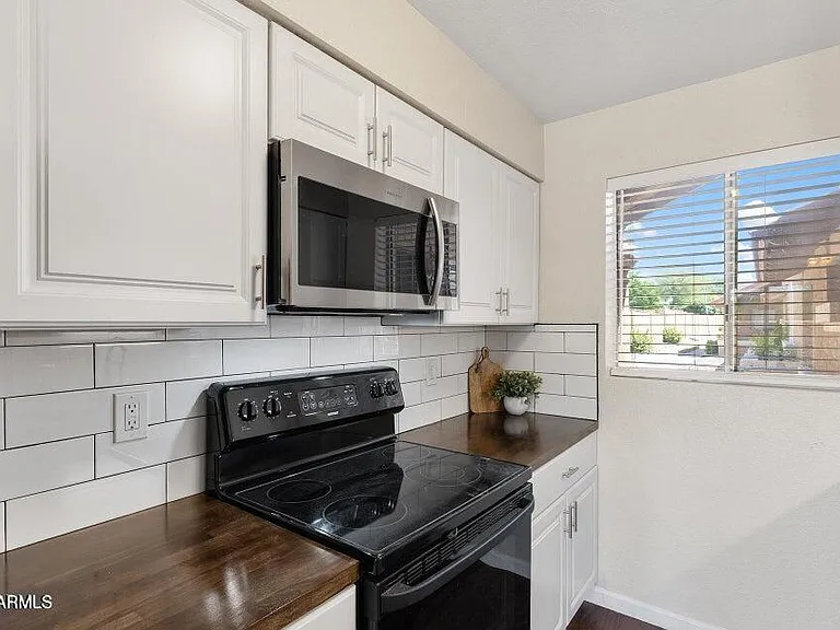 330 W Tonopah Dr #5 — Photo 20