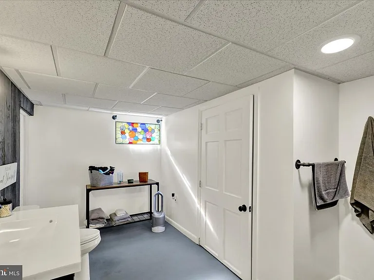 41 W College Ave — Photo 29
