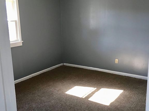 4th image of 114 Maplelawn St