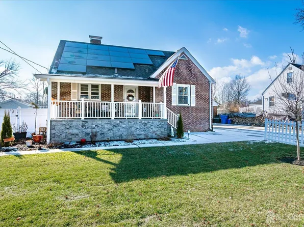 356 Washington Pl, North Brunswick, NJ 08902