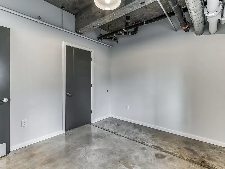Brown Street Lofts — Photo 14