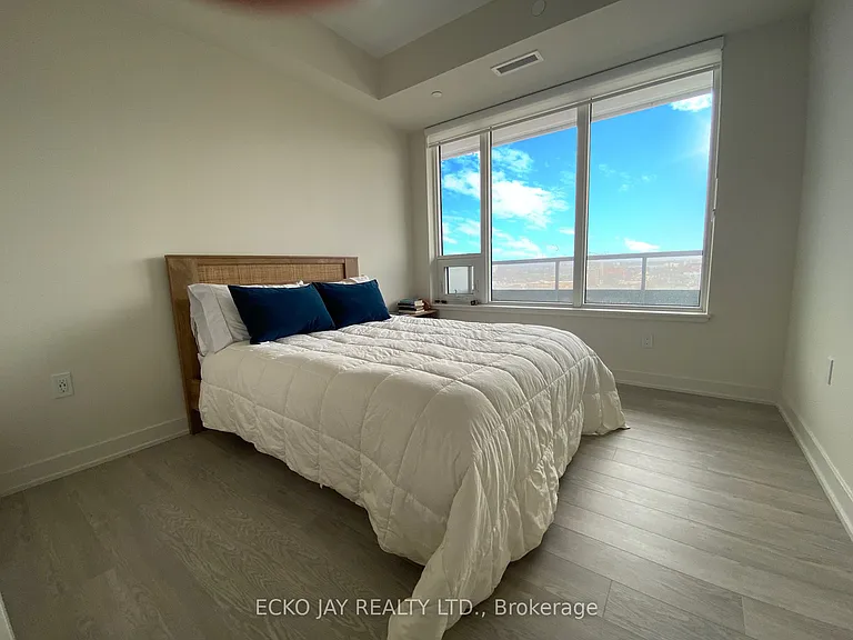 212 King William St #903 — Photo 10