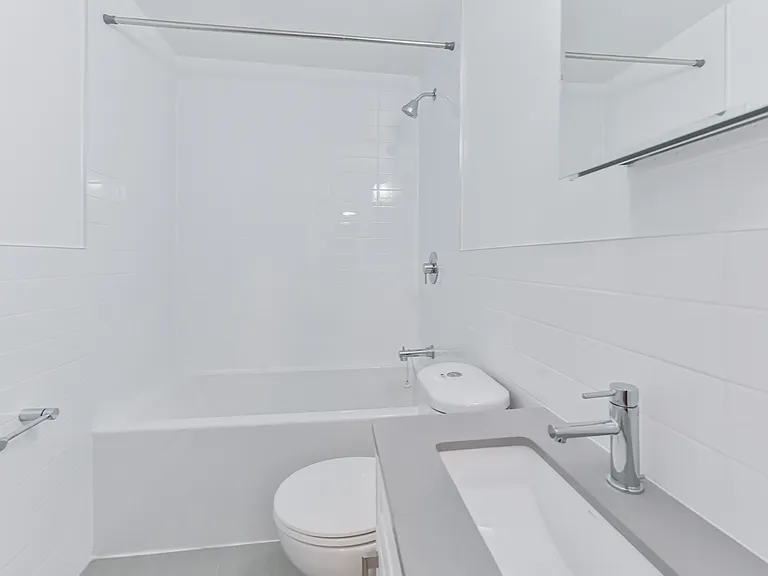 411 Eglinton Ave E #802 — Photo 12