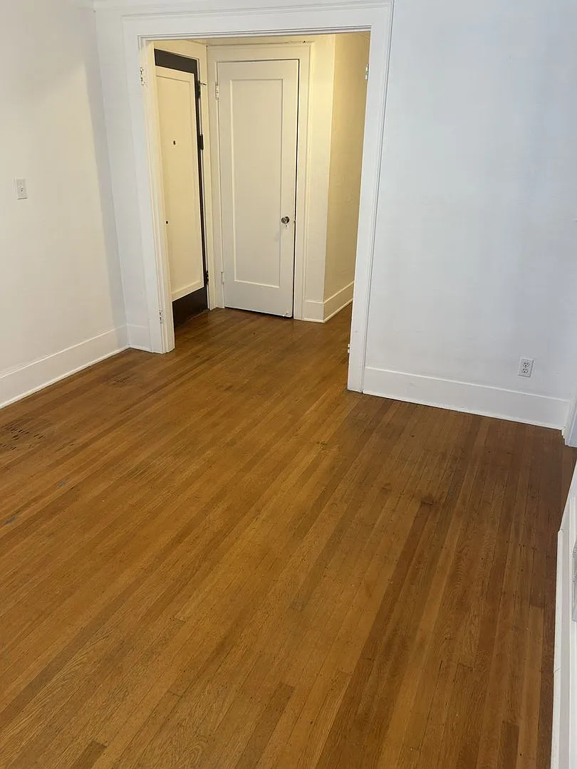 The Frederick Apartments — Photo 3