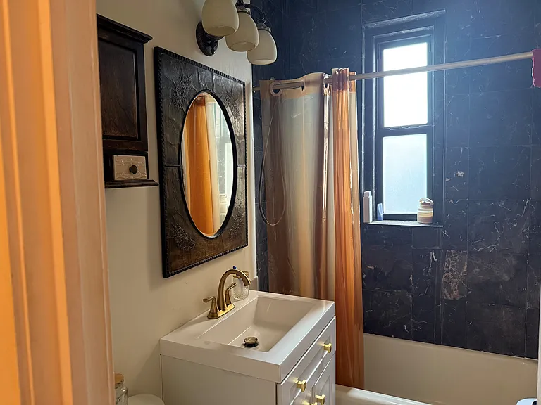 30 Clinton Pl #3A — Photo 4