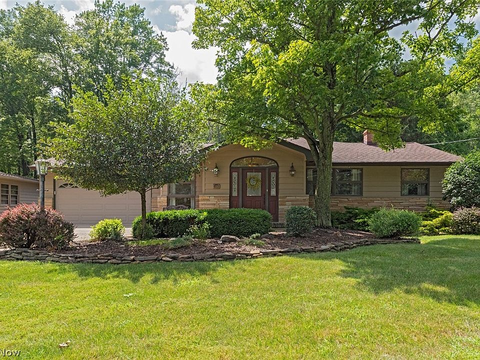 1st image of 8040 Oxford Dr