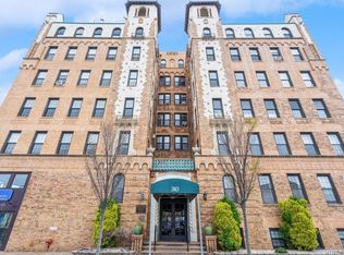 310 Riverside Dr #3C, Long Beach, NY 11561