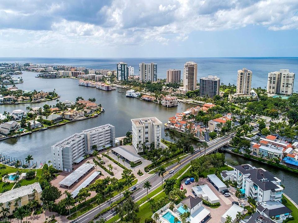 1st image of 300 Park Shore Dr