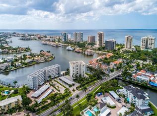 300 Park Shore Dr, Naples, FL 34103