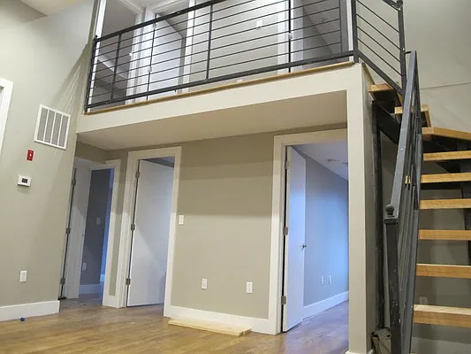 Rented by P Management | media 10