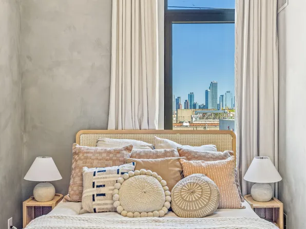 282 Nassau Avenue image 8 of 15