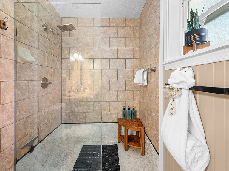 209 Alerto St — Photo 25