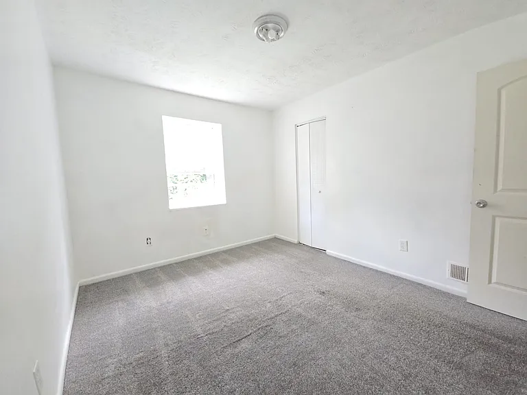 658 Jolly Ave S #10 — Photo 9