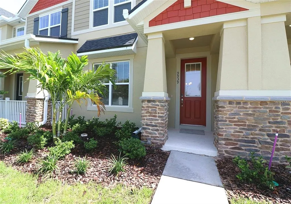 3 bed, 2.5 bath, 1524 sqft, $2,600 — Photo 2
