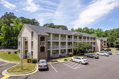 Meadowbrook Luxury Apartments Photo 1
