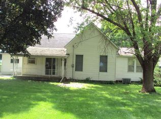 102 Oak St, Seaton, IL 61476