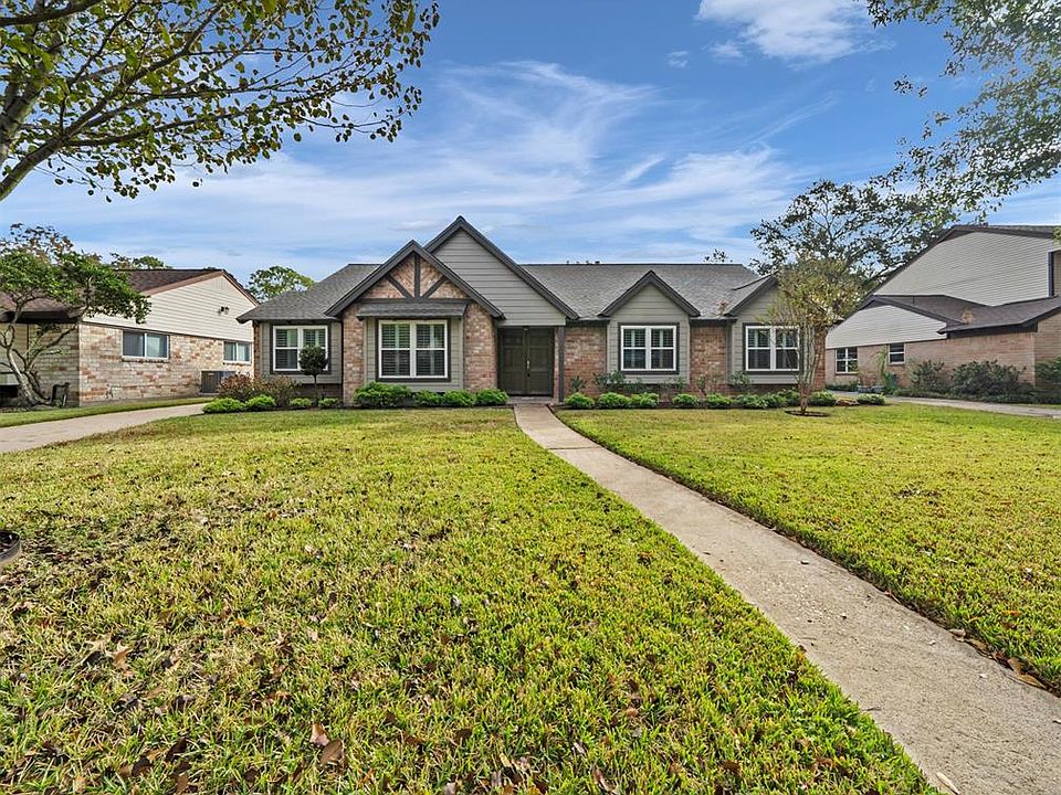 1st image of 2818 Fontana Dr