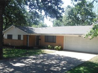 737 Bedford Ct W, Hurst, TX 76053