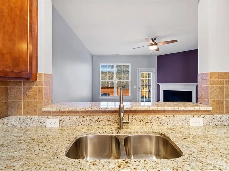 2960 Casona Way — Photo 8