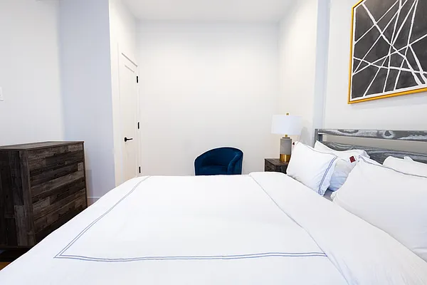 Rented by Urban Furnished LLC | media 9