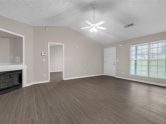 5th image of 1050 Longview Trl