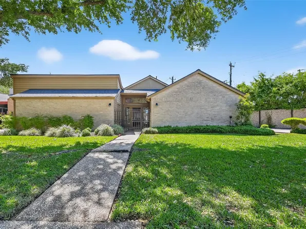 310 Power Ct, Sugar Land, TX 77478