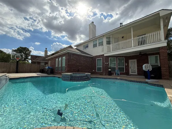 8810 Pecan Springs Dr, Houston, TX 77040