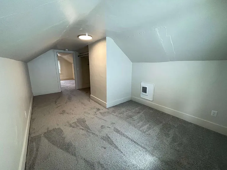 1648 Pearl St — Photo 15