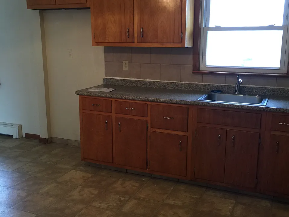 Eat-In Kitchen