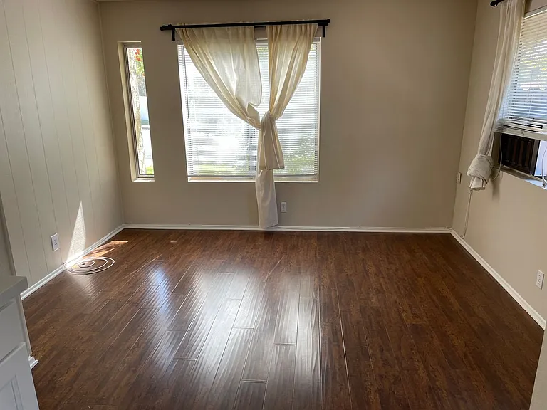1869 Clearwater Dr — Photo 10