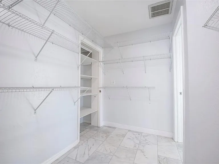 551 Crystal Dr — Photo 43