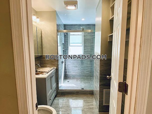 5th image of 164 Hyde Park Ave APT 3