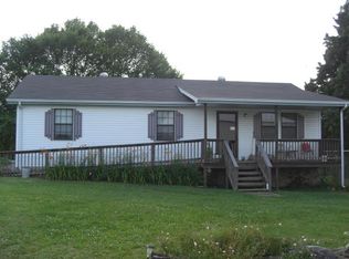 898 Hawkins Rd, Westmoreland, TN 37186