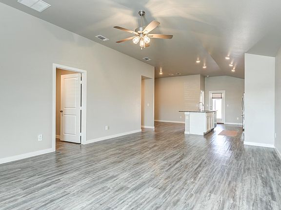 4th image of 3211 Aberdeen Ave