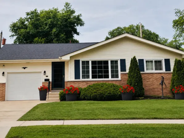 118 Minter Dr, Griffith, IN 46319