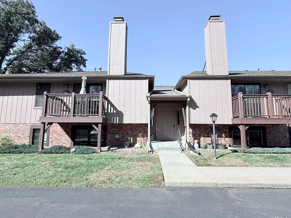 5609 SW Foxcroft Cir S APT 103, Topeka, KS 66614