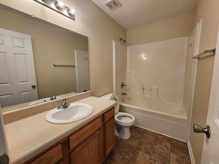 248-2C Executive Ave — Photo 10
